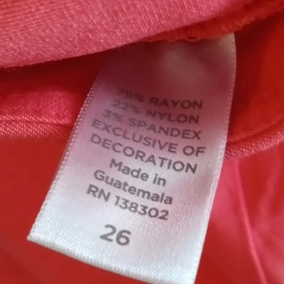 Avenue Coral Capri's Plus Size 26 - Picture 4 of 5